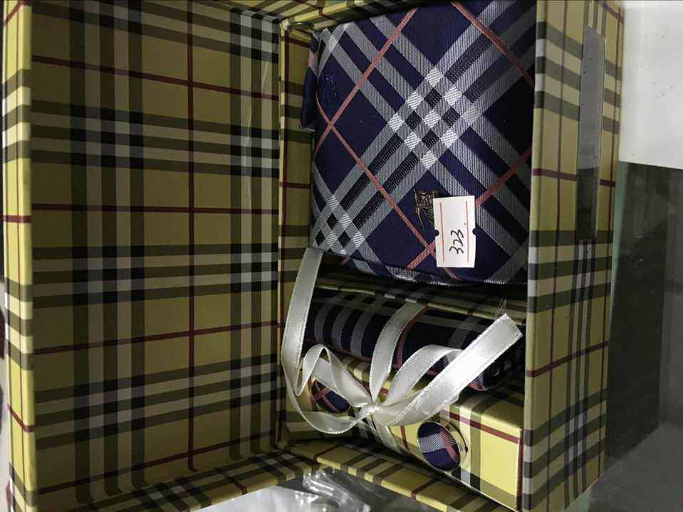 Kit Cravatta Burberry Compeltto Modello 7